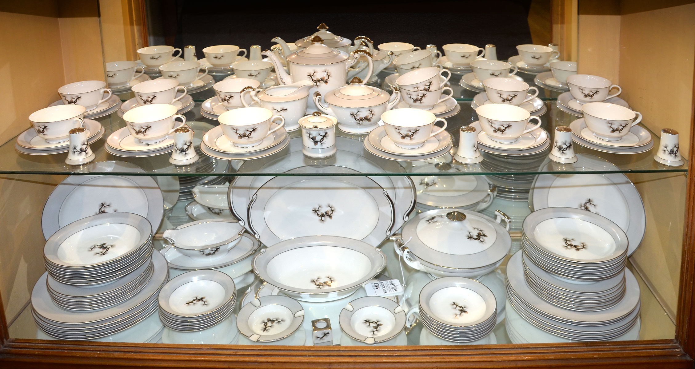 101 PC JAPANESE KUTANI PORCELAIN 36d357