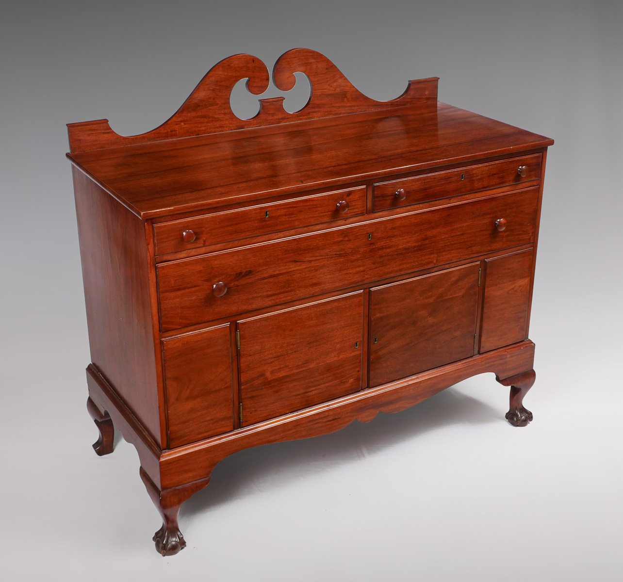 ELEGANT EARLY 20TH C. MAHOGANY