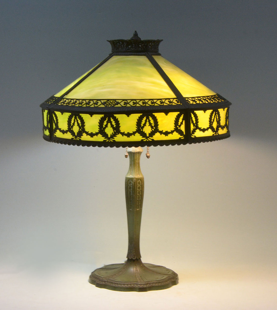 GREEN SLAG GLASS FILIGREE LAMP: