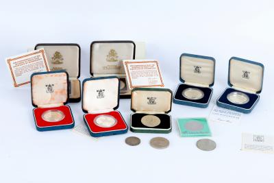 Sundry commemorative coins, to include