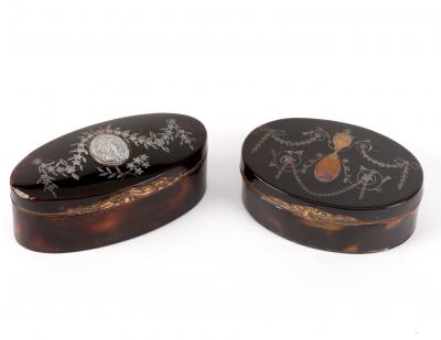 A Georgian tortoiseshell oval snuff