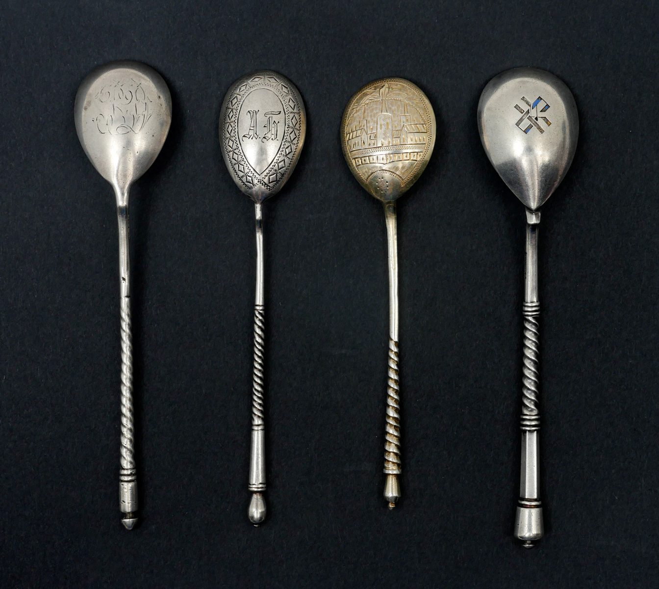 4 RUSSIAN SILVER TEASPOONS Approx  36d56e