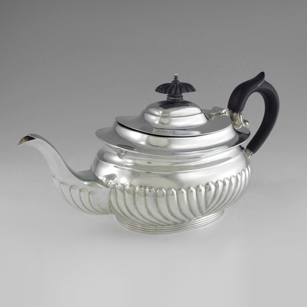 BIRKS STERLING SILVER TEAPOT: Approx.