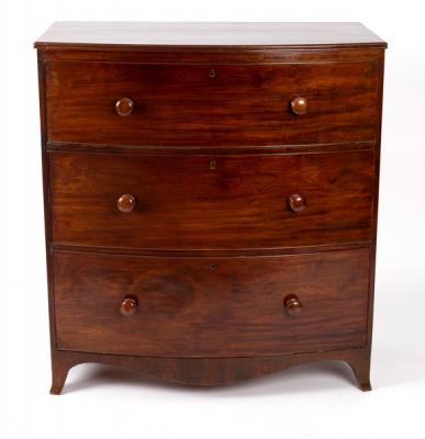 A Victorian mahogany bowfront chest 36d664