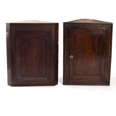 Two oak corner cupboards 36d6b6