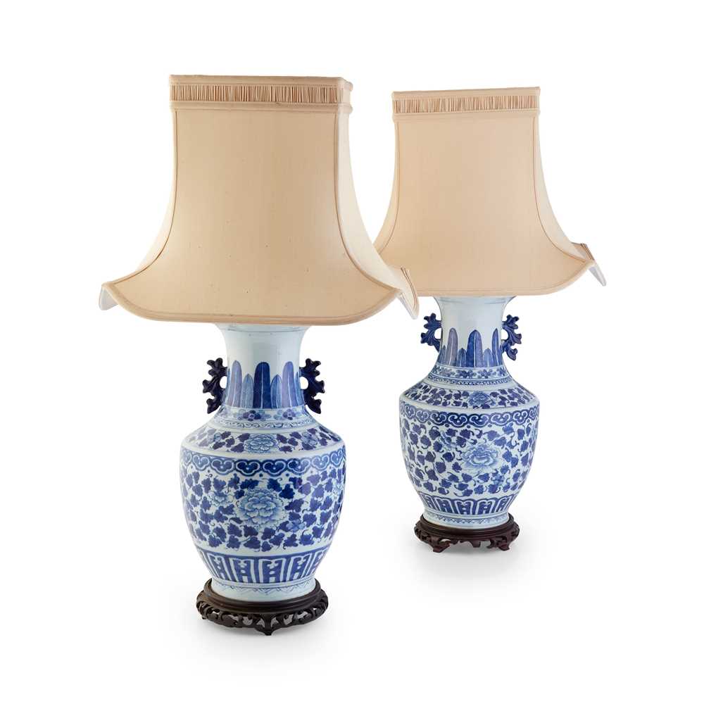 PAIR OF CHINESE BLUE AND WHITE 36fe9e