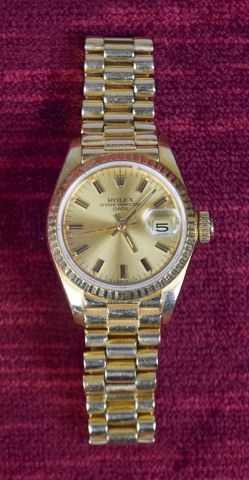 LADIES 18K GOLD ROLEX WATCHLadies 18k