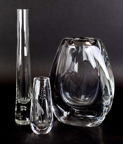 3 ART GLASS VASESSigned Kristaluxus 37060e