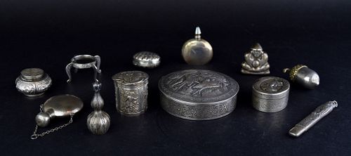 GROUPING OF SILVER ACCESSORIESDutch