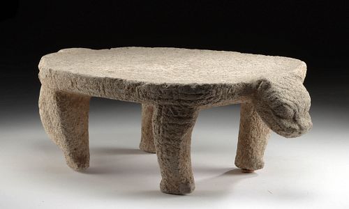 COSTA RICAN BASALT METATE - FELINE FORMPre-Columbian,