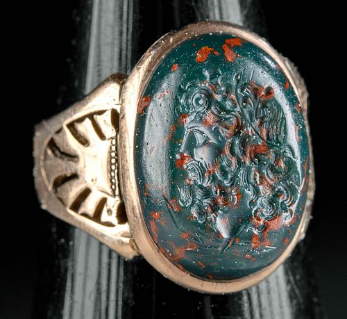 NEOCLASSICAL GOLD RING W/ BLOODSTONE