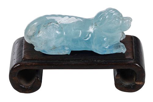 CHINESE AQUAMARINE CARVING OF RECUMBENT 37098d