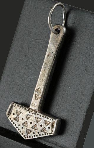 11TH C VIKING SILVER THOR S HAMMER 370b9d