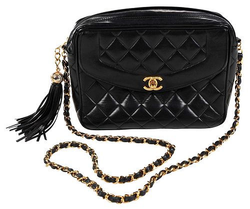 CHANEL QUILTED LEATHER DIANA FLAP 370d8e