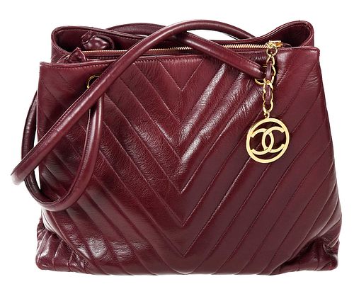 CHANEL LEATHER CHEVRON TOTE BURGUNDYcirca 370d90