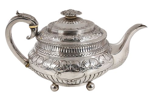 GEORGE IV ENGLISH SILVER TEAPOTLondon,