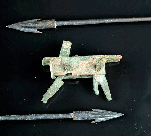 CHINESE WARRING STATES BRONZE CROSSBOW