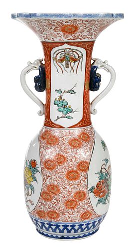 CHINESE IMARI PORCELAIN VASE WITH