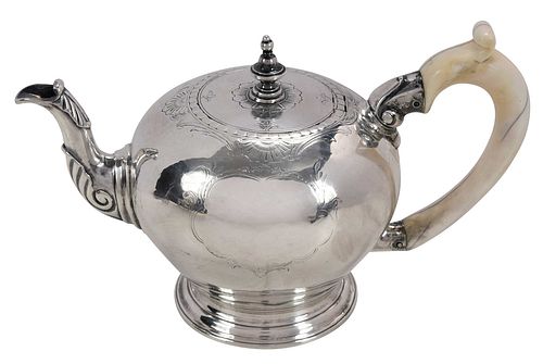 GEORGE III ENGLISH SILVER TEAPOTLondon  371210