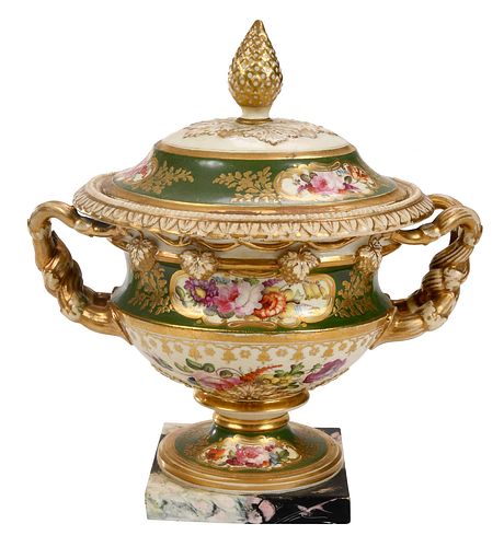 PORCELAIN ENAMEL AND GILT PORCELAIN 37126f