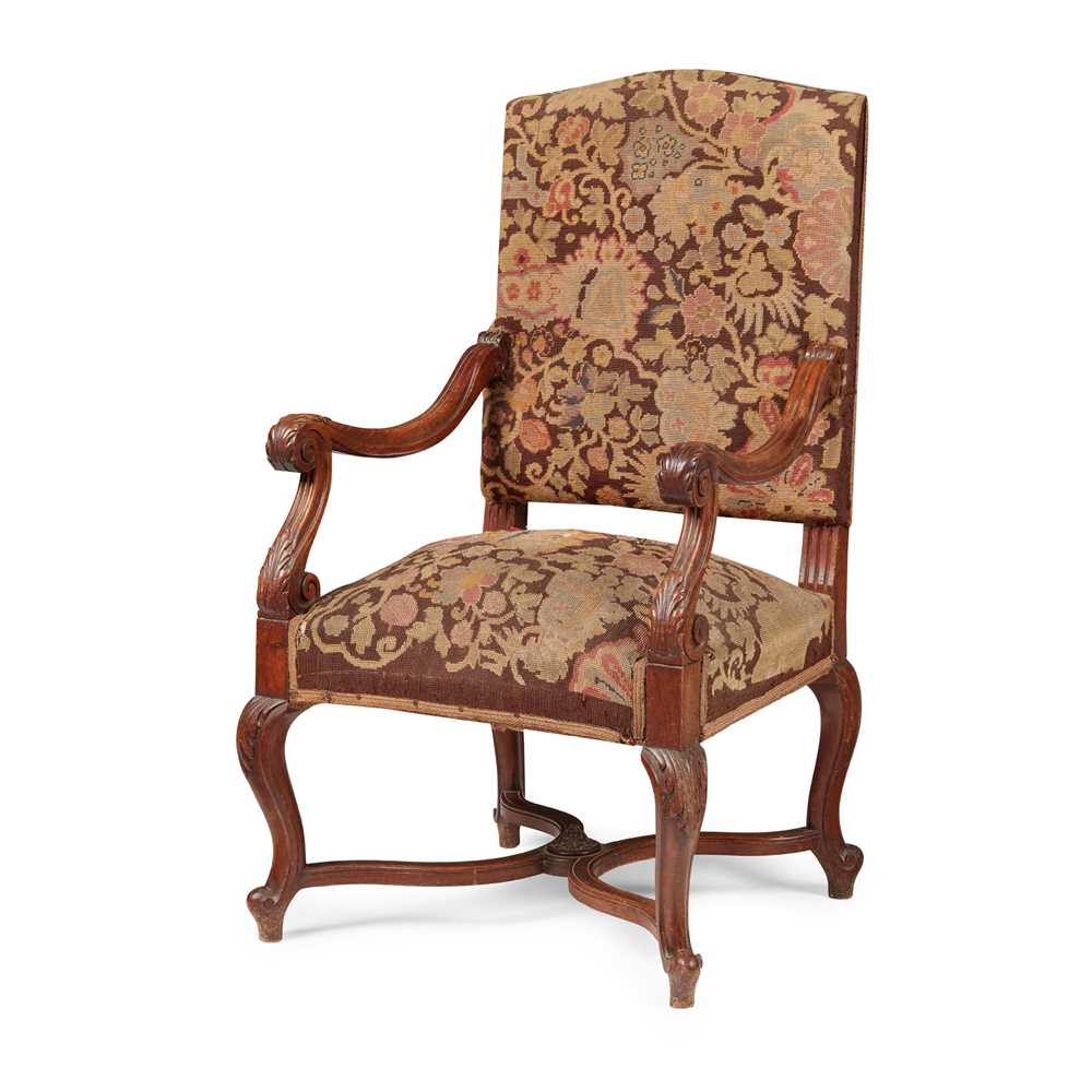 FRENCH WALNUT ARMCHAIR 19TH CENTURY 36ee92