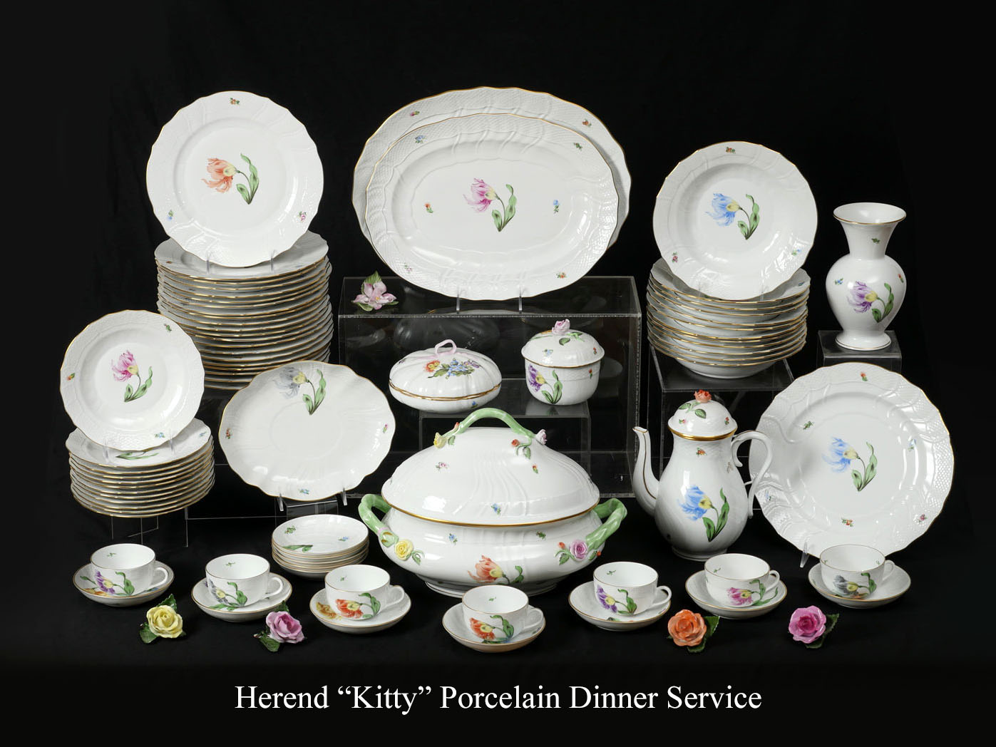 77 HEREND ''KITTY'' PORCELAIN DINNER