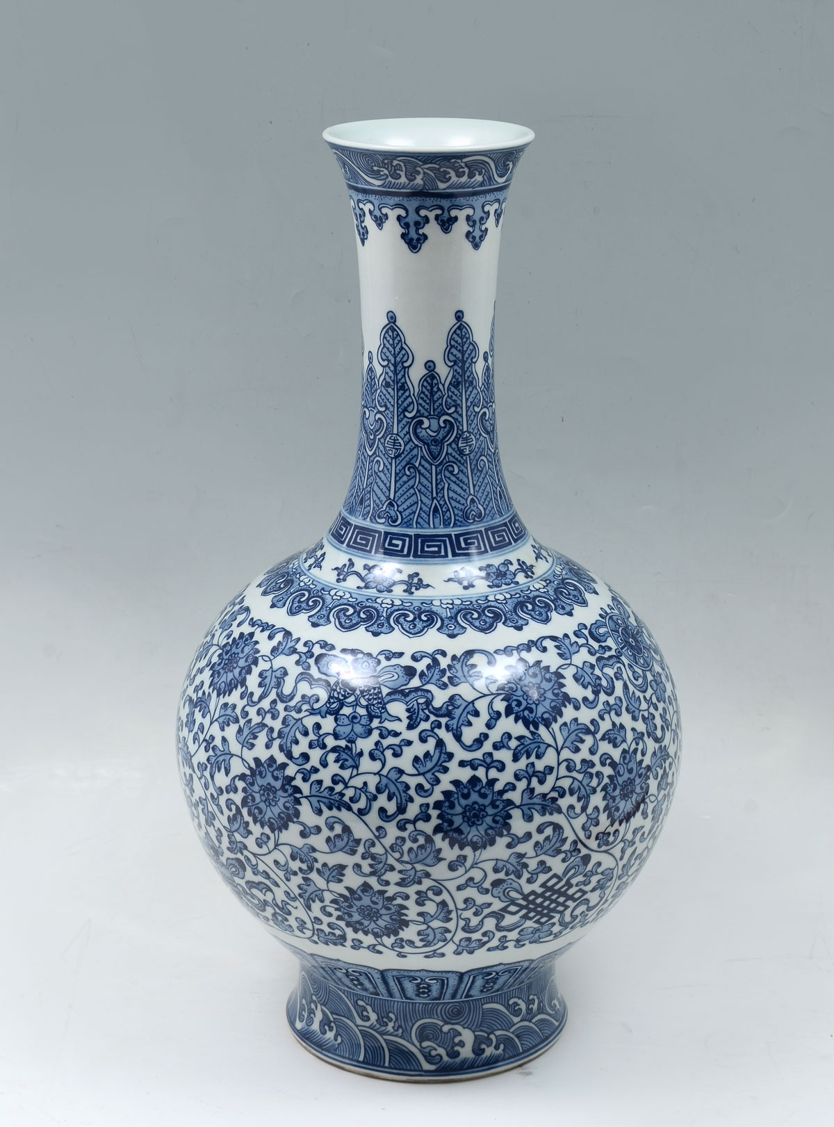 LARGE CHINESE BLUE & WHITE BOTTLE