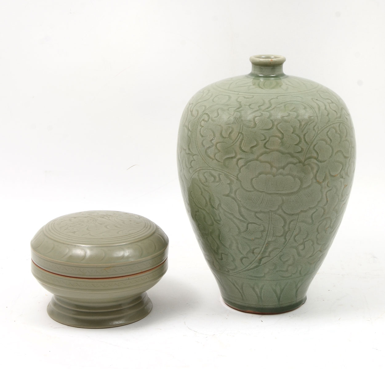 CHINESE CELADON MEIPING JAR COVERED 36f005