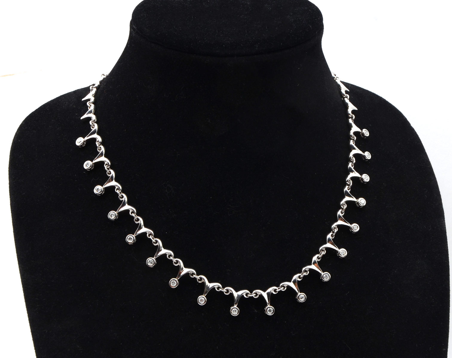 14K 1.80 CTW DIAMOND V LINK NECKLACE: