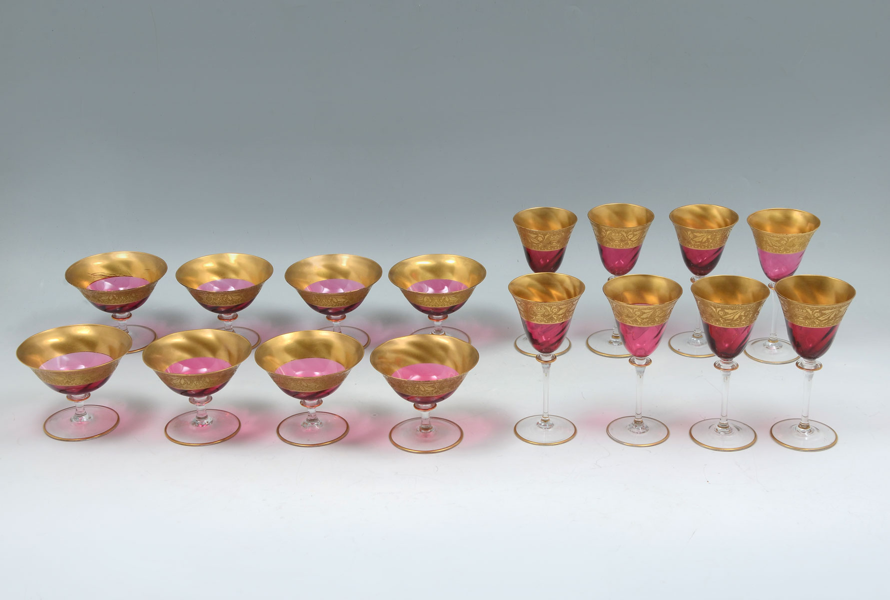 16 PC GOLD RIMMED CRANBERRY GLASS  36f312