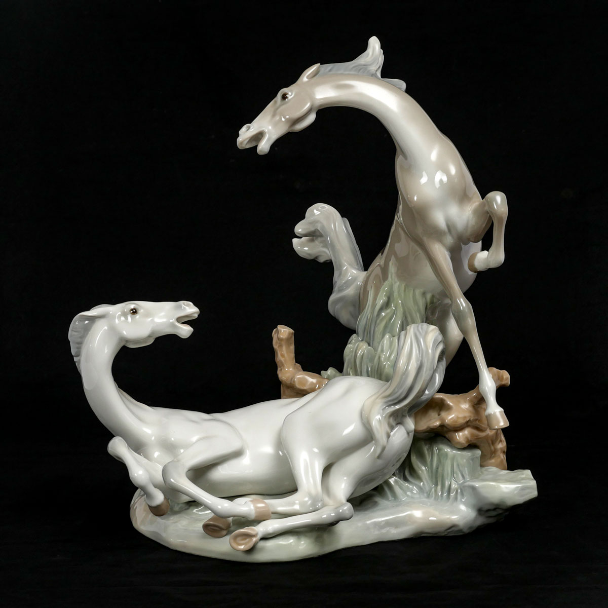 LLADRO PORCELAIN HORSE GROUPING: