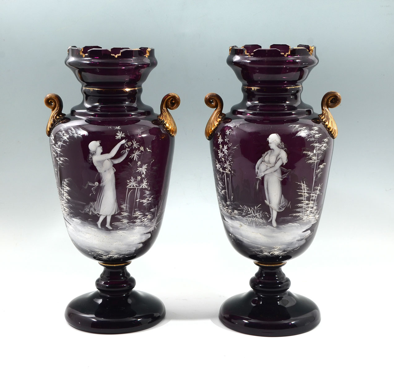 2 MARY GREGORY AMETHYST VASES  36f3d1