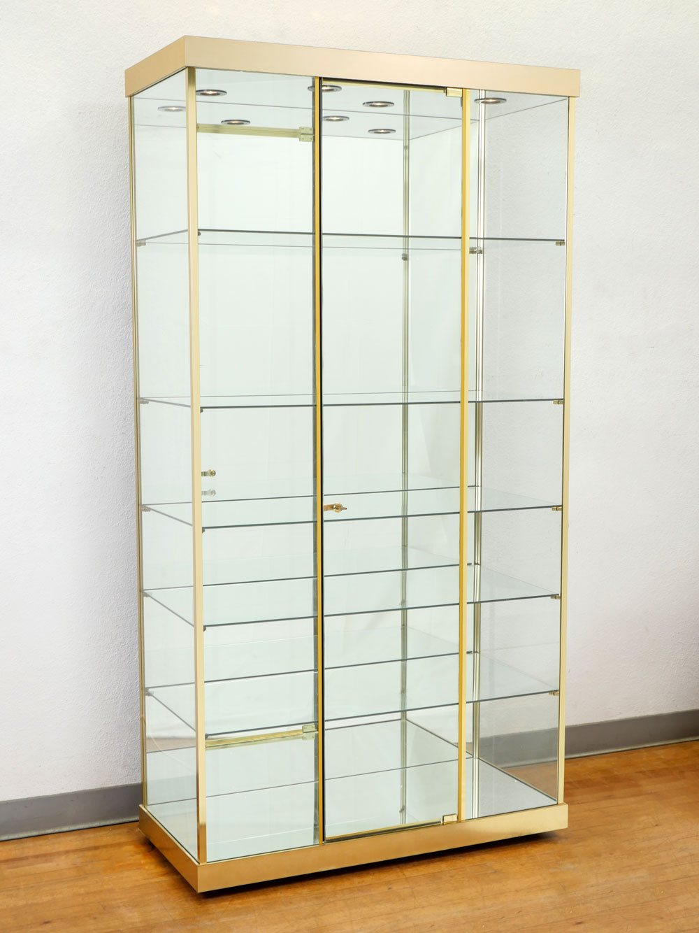TECHNO LIGHTED GLASS DISPLAY CABINET: