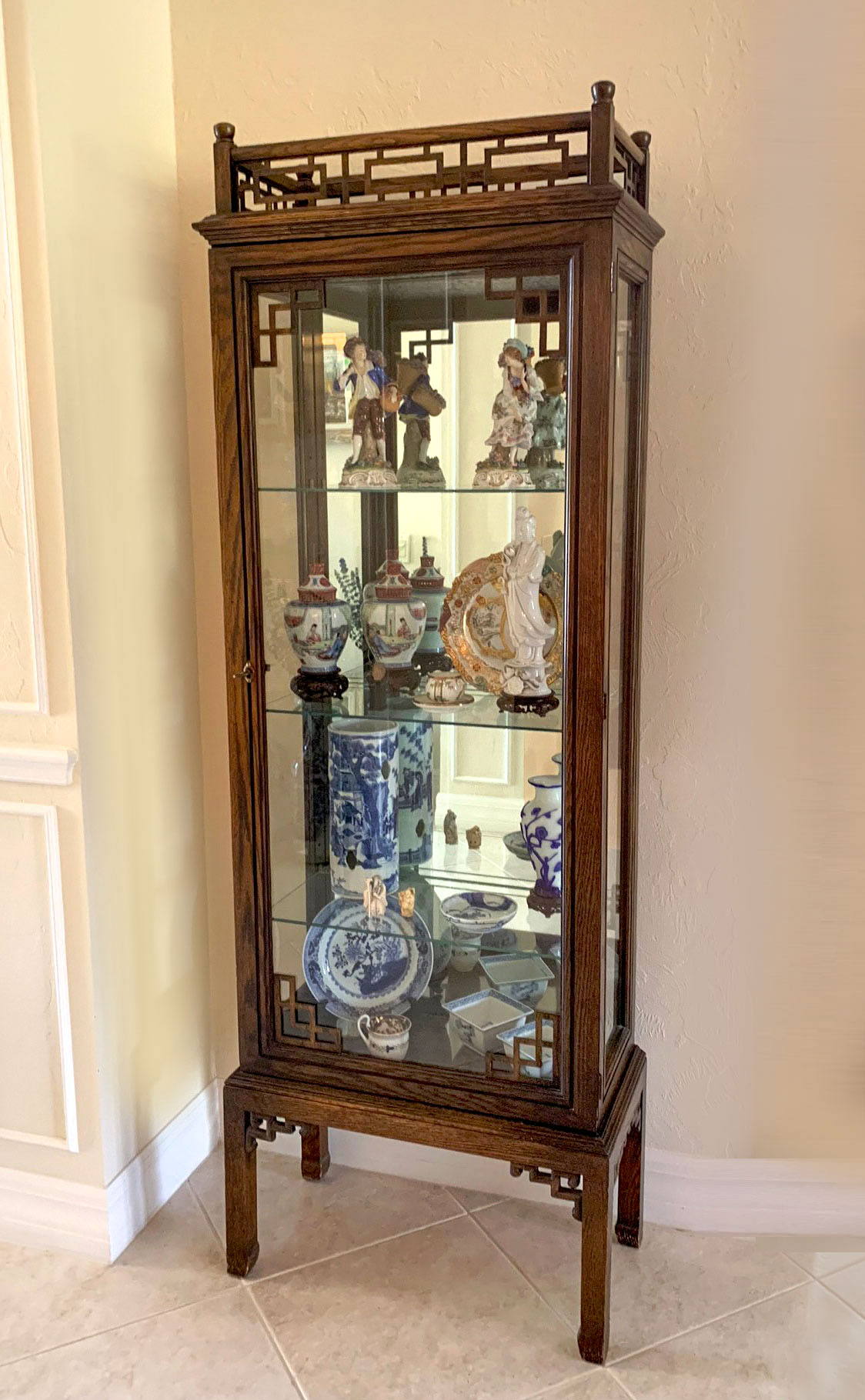 CHINESE MIRRORED BACK DISPLAY CABINET  36f54e