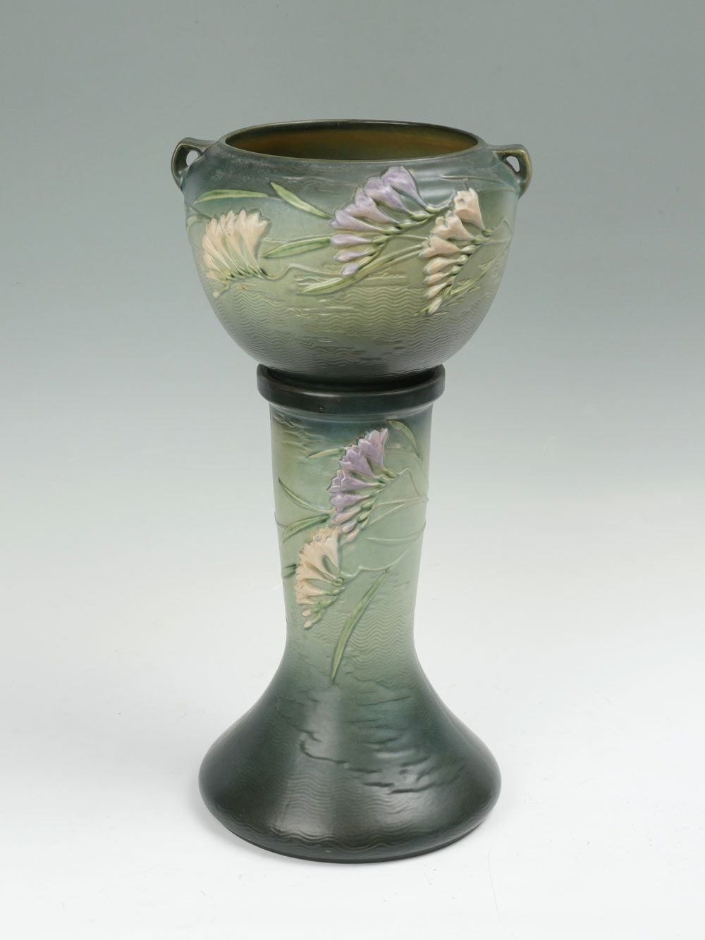 ROSEVILLE POTTERY FREESIA JARDINIERE