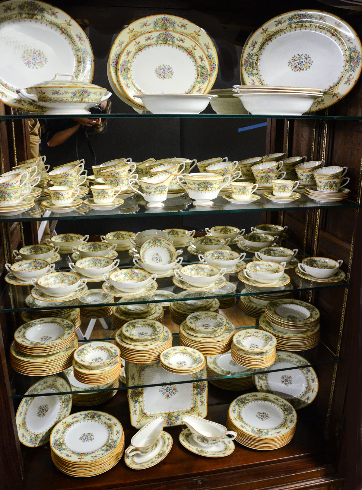 119 PC ROYAL WORCESTER RIVIERA  36f5d9