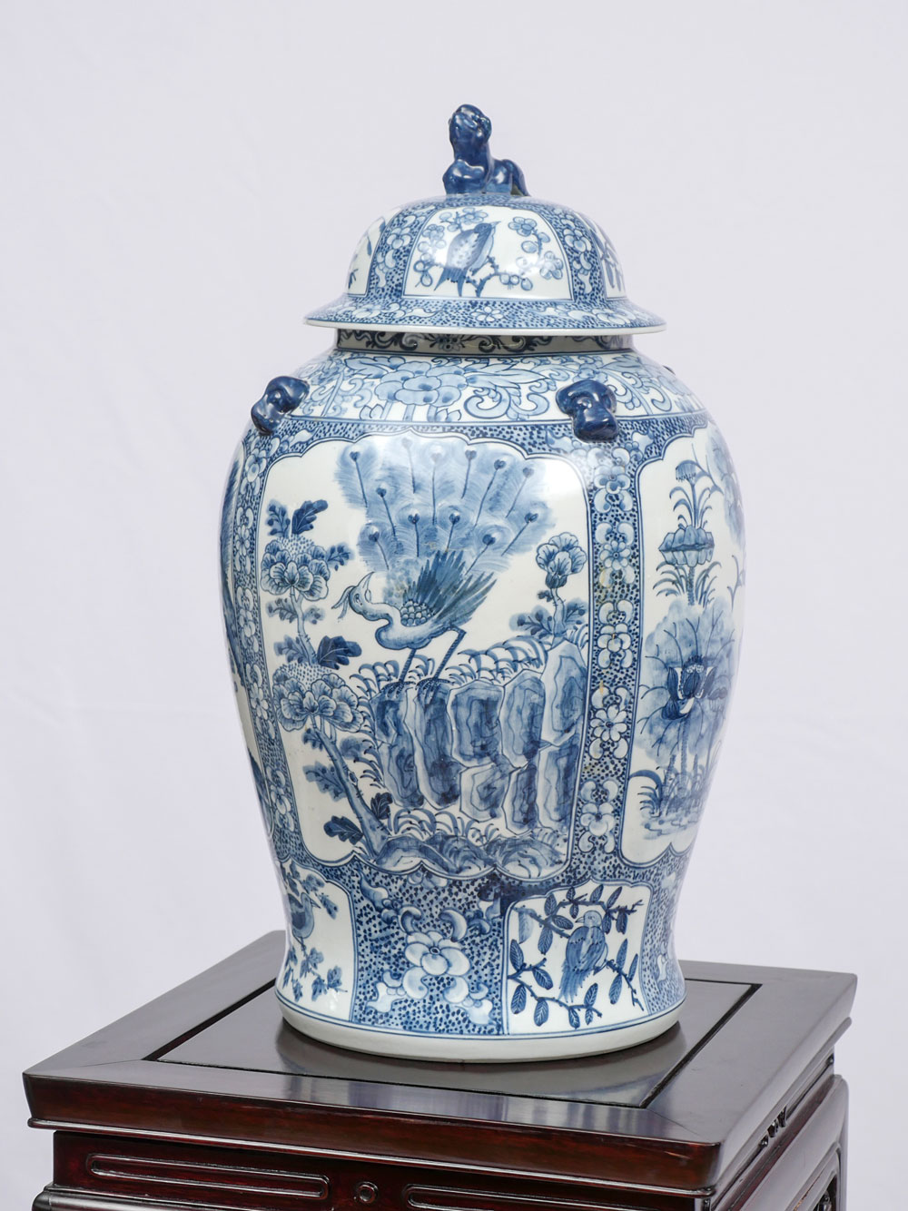 LARGE ASIAN BLUE WHITE LIDDED 36f5e3