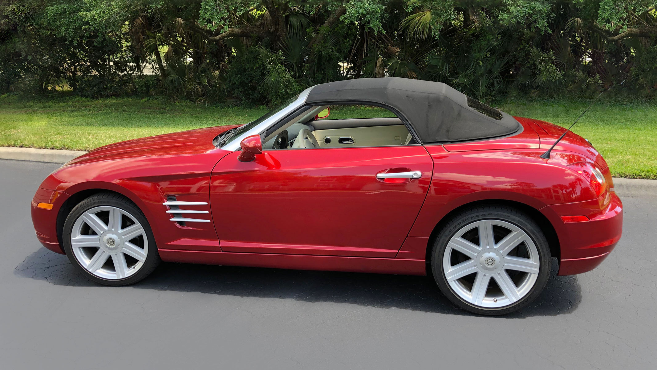 2005 RED CHRYSLER CROSSFIRE LIMITED 36f606