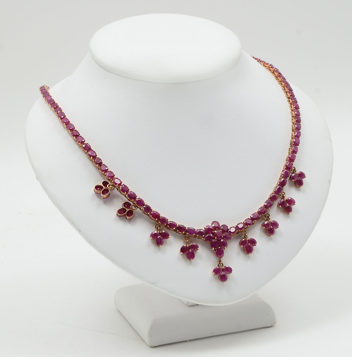 14K RUBY NECKLACE: 14K yellow gold