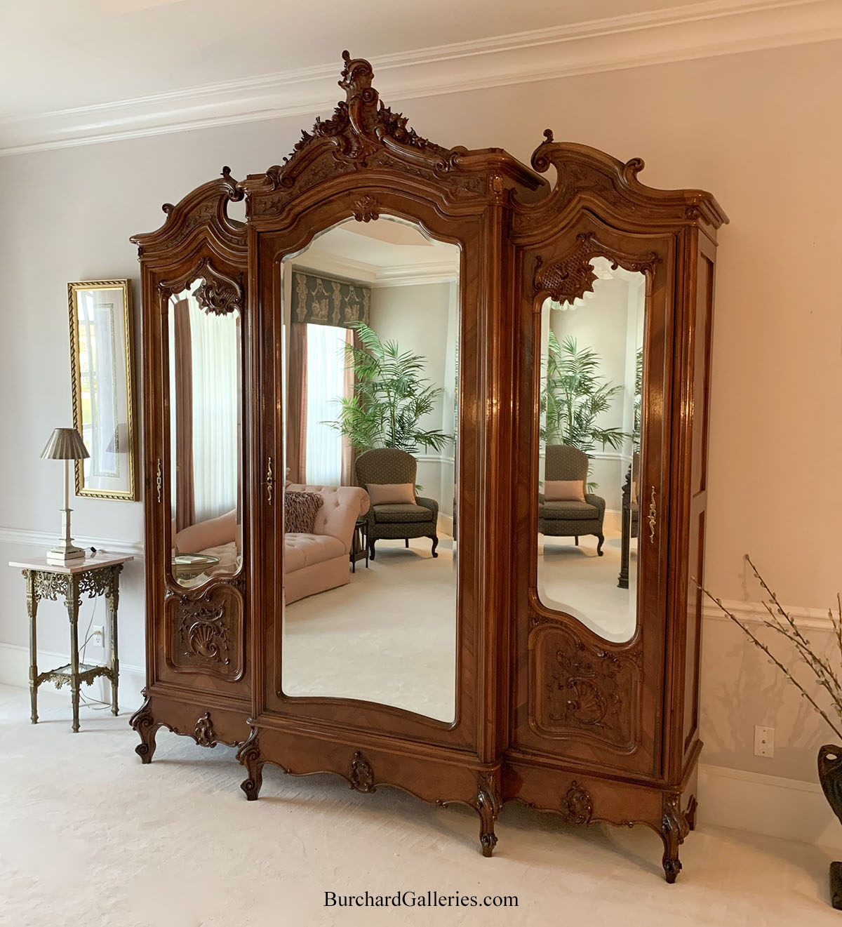 FRENCH LOUIS XV STYLE 3 DOOR ARMOIRE  36f6bb