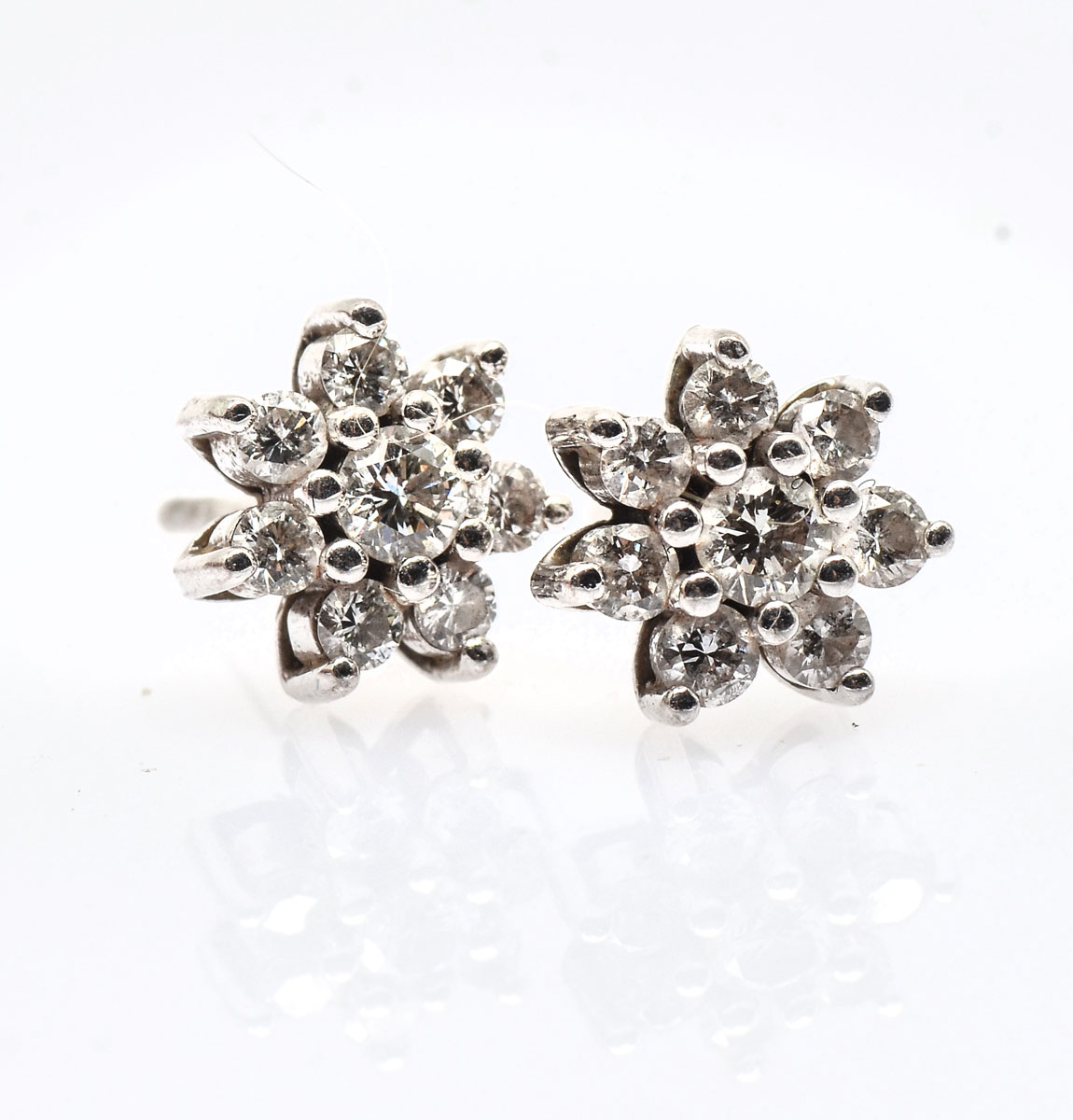 18K .60 CTW DIAMOND EARRINGS: 18K