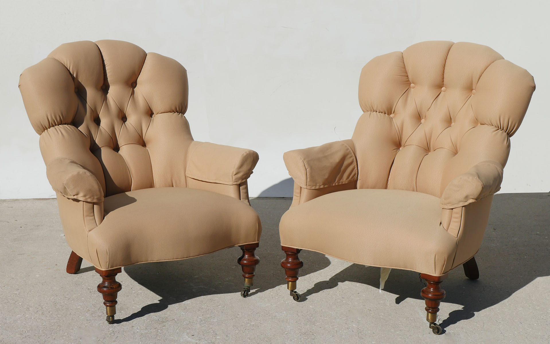 PAIR OF VICTORIAN STYLE ETHAN ALLEN 36f87e