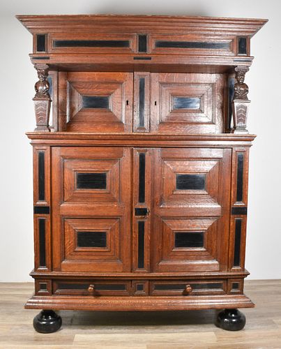 17TH CENTURY CARVED DUTCH ARMOIRE 36fb0b