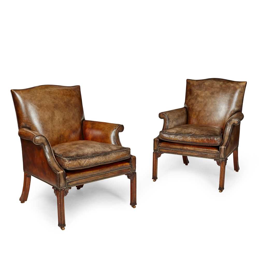PAIR OF GEORGE III STYLE LEATHER 36fd8c