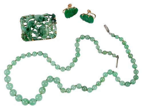 FOUR JADE JEWELRY ITEMS PAIR OF 372689