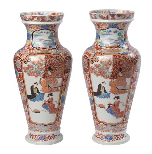 PAIR OF JAPANESE IMARI FLOOR VASESpossibly 372713