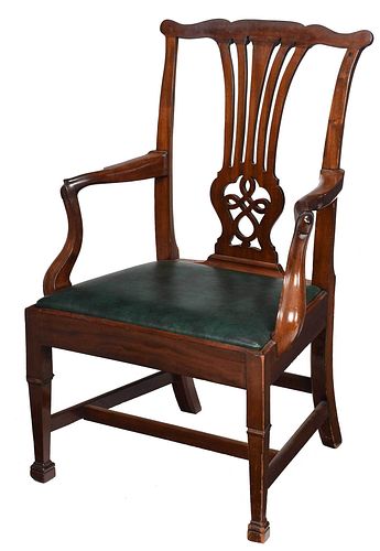 CHIPPENDALE CARVED MAHOGANY OPEN 372798