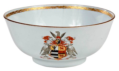 CHINESE EXPORT ARMORIAL PORCELAIN 372a68