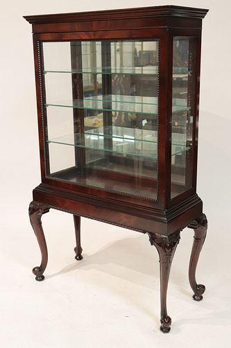 CHIPPENDALE STYLE MAHOGANY VITRINE