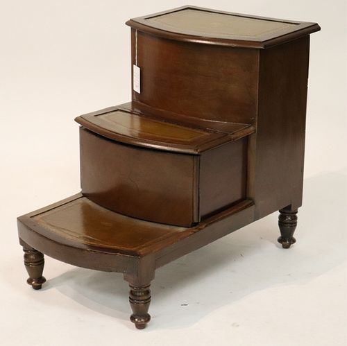 VICTORIAN BEDSIDE CHAMBER STEPS  372cef